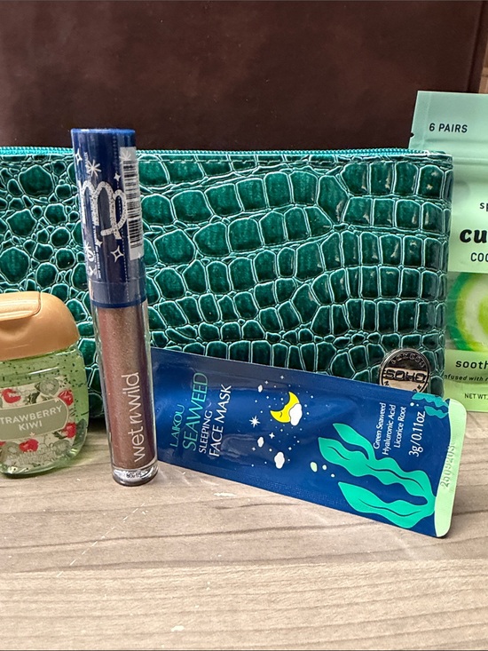 wet n wild Other - wet n wild Lip Gloss & Teal Pouch Set